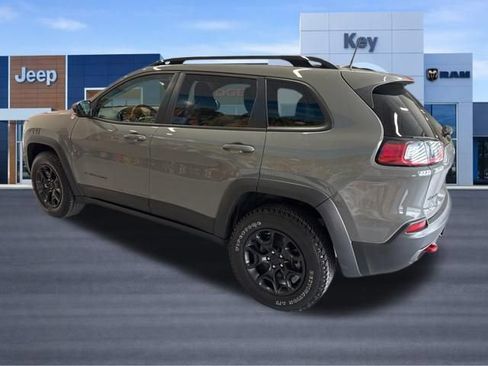 Used 2022 Jeep Cherokee Trailhawk w/ Premium Leather Package AWD/4WD image 4