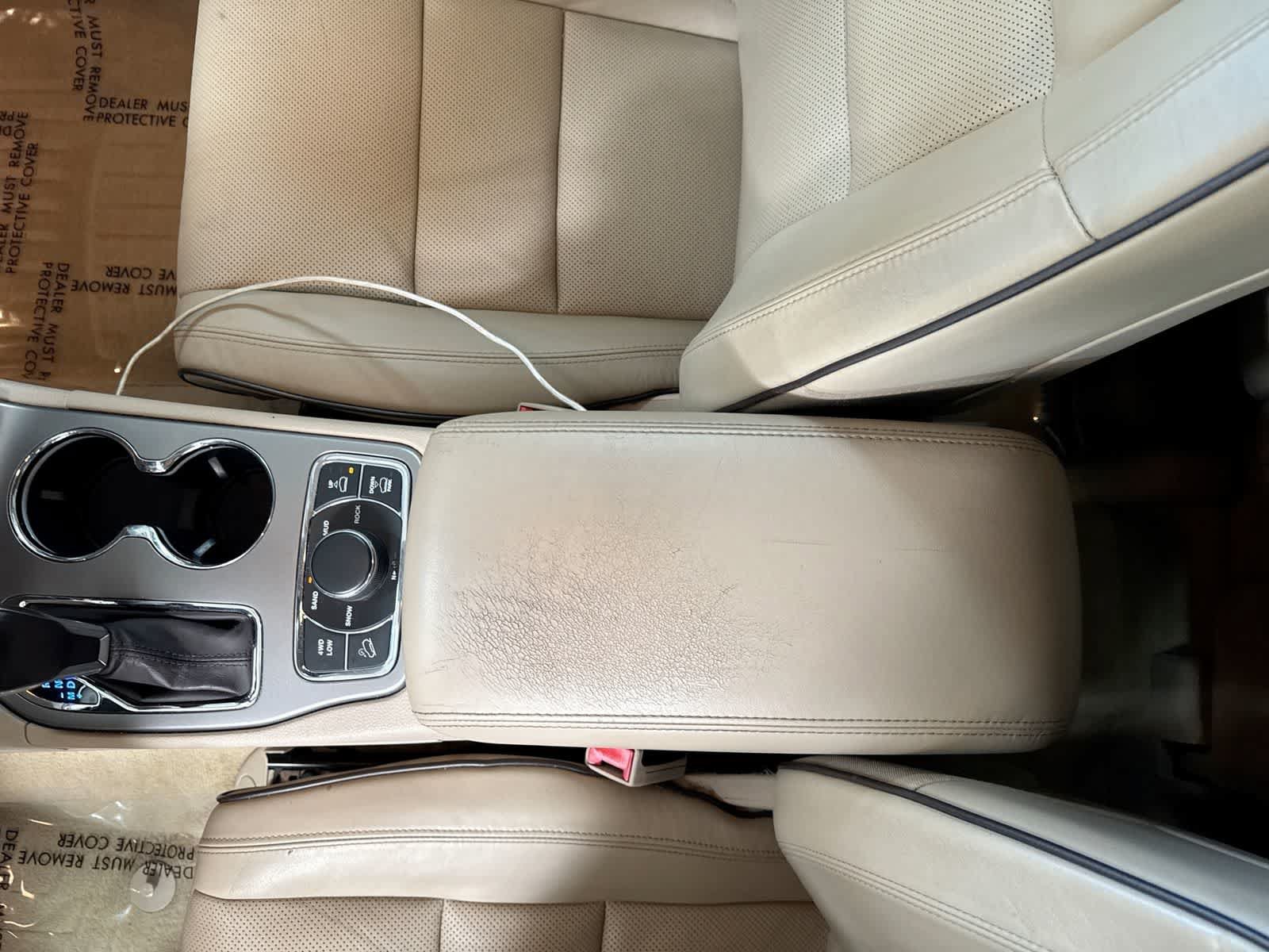 Used 2019 Jeep Grand Cherokee Overland AWD/4WD image 32