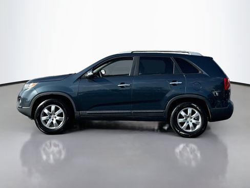Used 2011 Kia Sorento 2WD w/ Convenience Pkg image 4