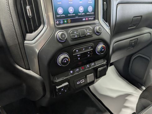 Used 2020 Chevrolet Silverado 2500 LT AWD/4WD image 24