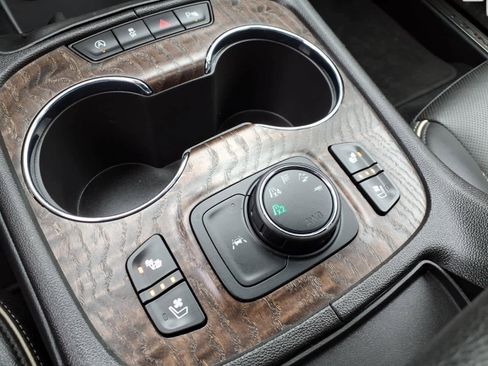 Used 2023 GMC Acadia Denali w/ Black Diamond Edition AWD/4WD image 22