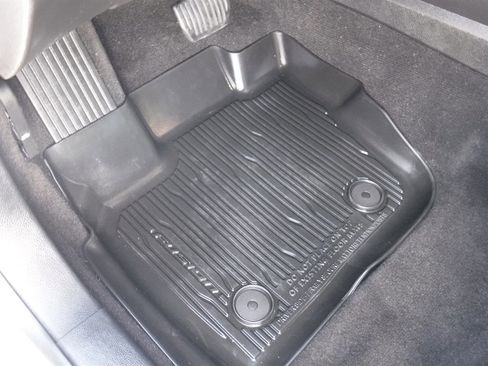 Used 2020 Ford Fusion SE FWD image 16