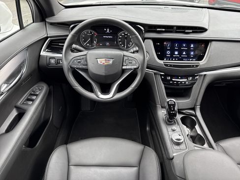 Used 2024 Cadillac XT6 Luxury FWD image 15