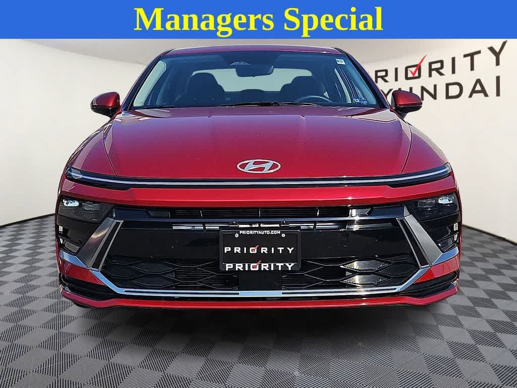 Used 2024 Hyundai Sonata SEL FWD image 2