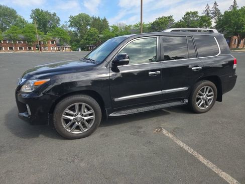 Used 2014 Lexus LX 570 4WD image 8