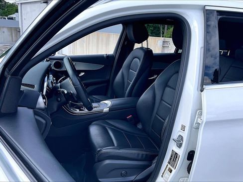 Used 2020 Mercedes-Benz GLC 300 image 8