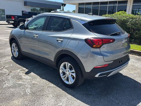 Used 2023 Buick Encore GX Preferred w/ Cold Weather Comfort Package AWD/4WD image 5