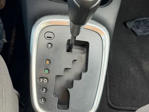 Used 2017 Toyota Yaris L FWD image 22