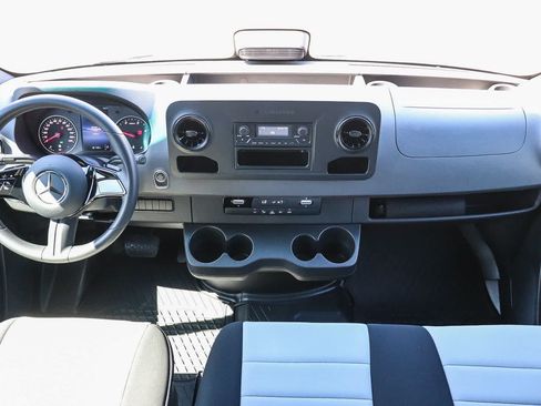 Certified 2025 Mercedes-Benz Sprinter 2500 image 12