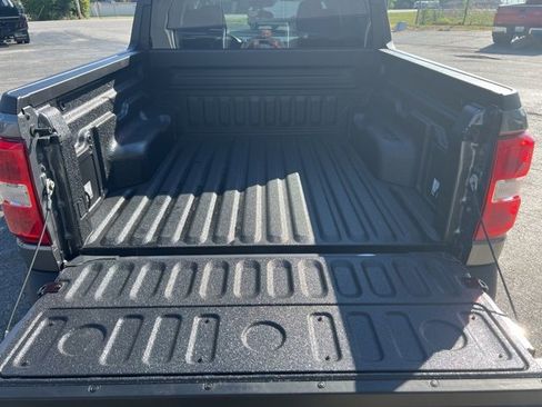 New 2025 Ford Maverick XL image 7