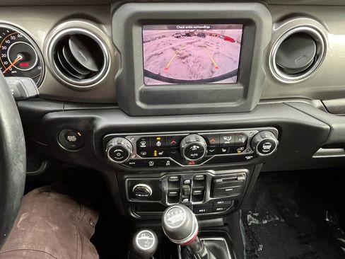 Used 2021 Jeep Wrangler Unlimited Sahara w/ Cold Weather Group image 14