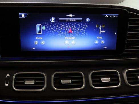 Used 2024 Mercedes-Benz GLS 580 4MATIC image 7