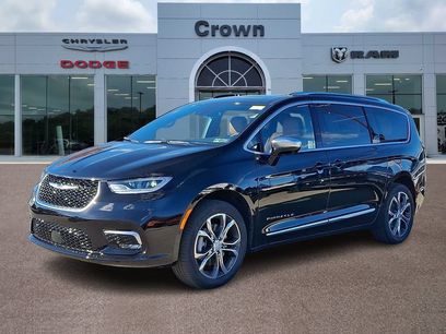 New 2026 Chrysler Pacifica Pinnacle