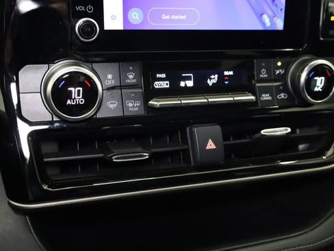 Used 2024 Toyota Highlander LE image 22