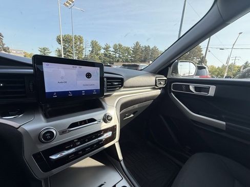 Used 2022 Ford Explorer XLT w/ Class IV Trailer Tow Package image 27