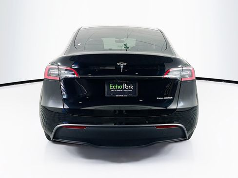 Used 2022 Tesla Model Y Long Range AWD/4WD image 7