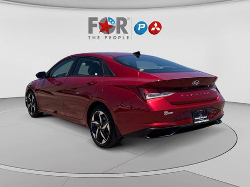 Used 2023 Hyundai Elantra SEL w/ Convenience Package FWD image 3