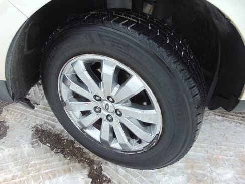 Used 2010 Ford Edge SEL image 24