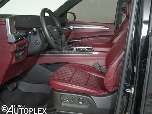 Used 2026 Cadillac Escalade Luxury w/ LPO, Floor Liner Package image 16