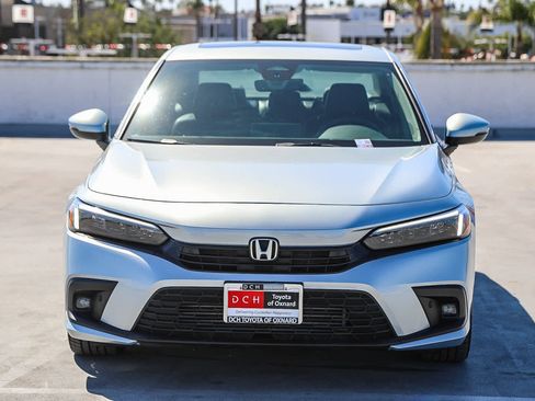 Used 2022 Honda Civic Touring image 3