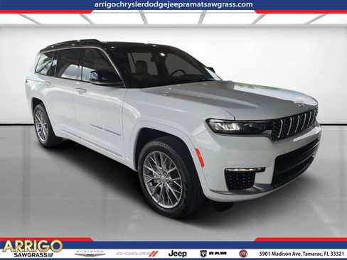 New 2025 Jeep Grand Cherokee L Summit w/ Advanced Protech Group IV image 1