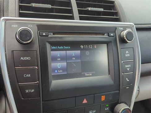 Used 2017 Toyota Camry LE FWD image 17