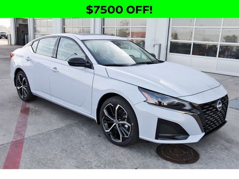 New 2025 Nissan Altima 2.5 SR w/ SR Premium Package image 10