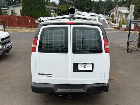 Used 2013 Chevrolet Express 2500 RWD image 4