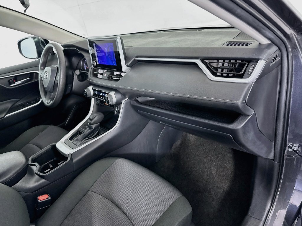 Certified 2025 Toyota RAV4 XLE FWD image 29