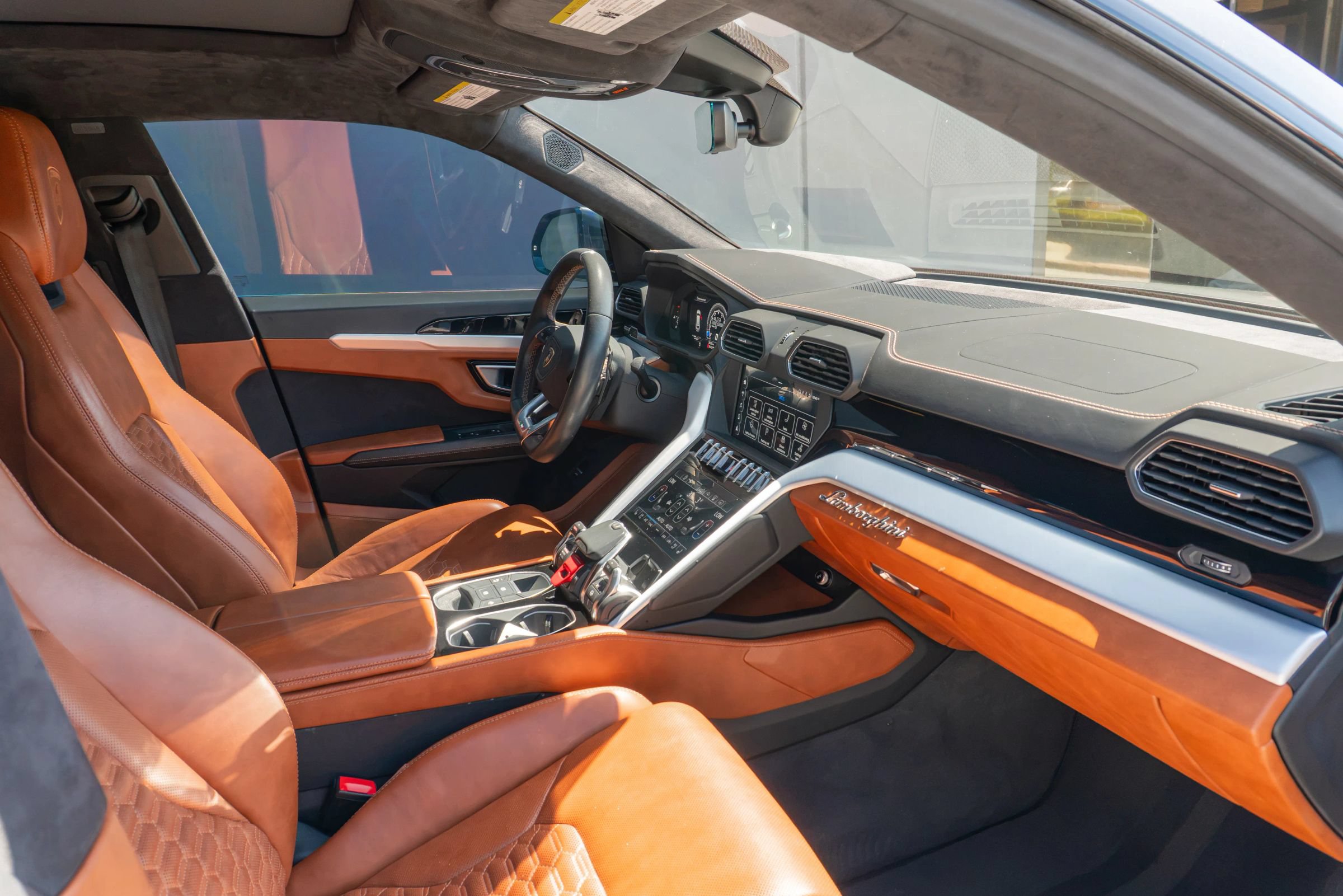 Used 2019 Lamborghini Urus AWD/4WD image 56