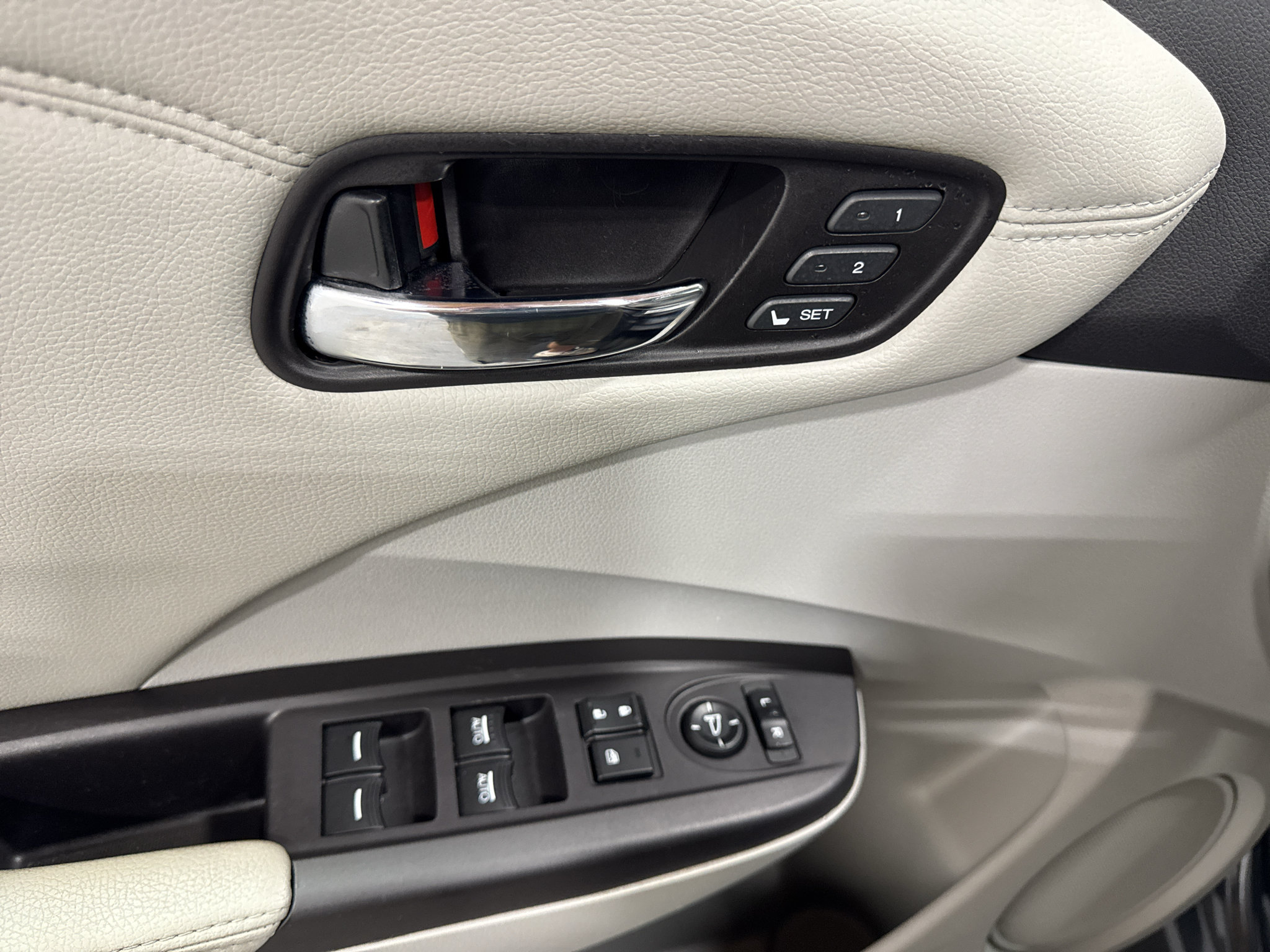 Used 2016 Acura RDX w/ Technology Package AWD/4WD image 10