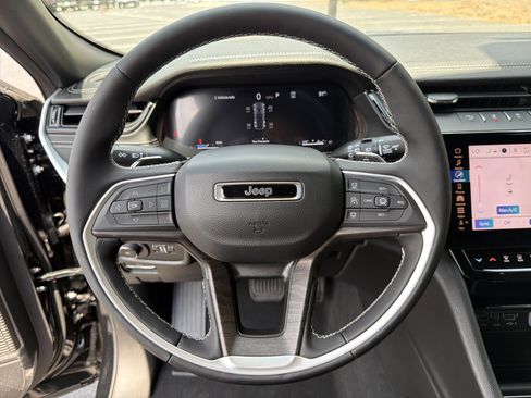 New 2026 Jeep Grand Cherokee Limited RWD image 30