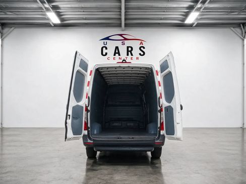 Used 2022 Mercedes-Benz Sprinter 2500 image 10