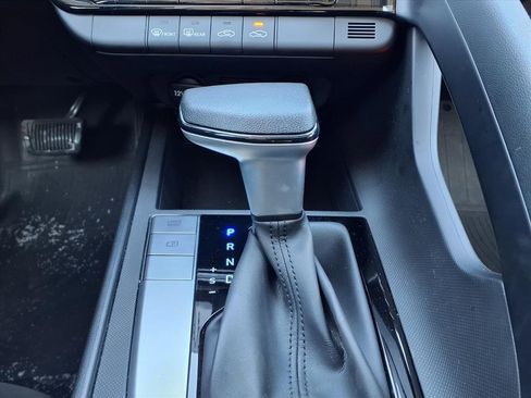 Used 2022 Hyundai Elantra SEL image 14