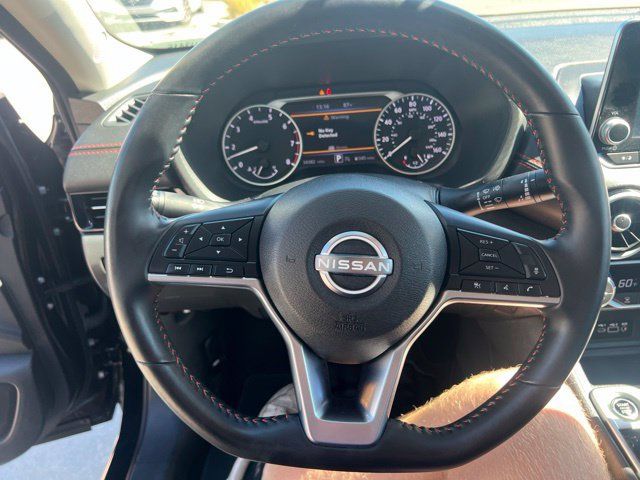 Used 2025 Nissan Sentra SR FWD image 8