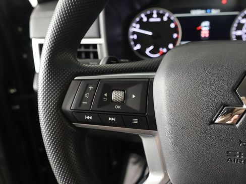 New 2026 Mitsubishi Outlander ES FWD image 37