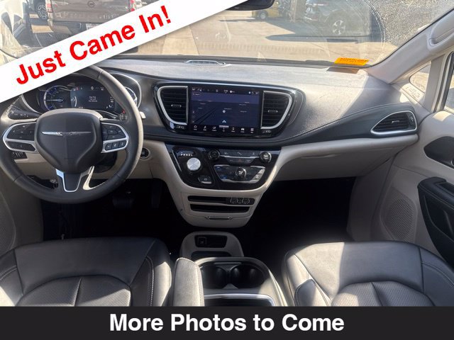 Used 2024 Chrysler Pacifica Limited FWD image 10