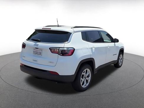 Used 2025 Jeep Compass Latitude AWD/4WD image 14