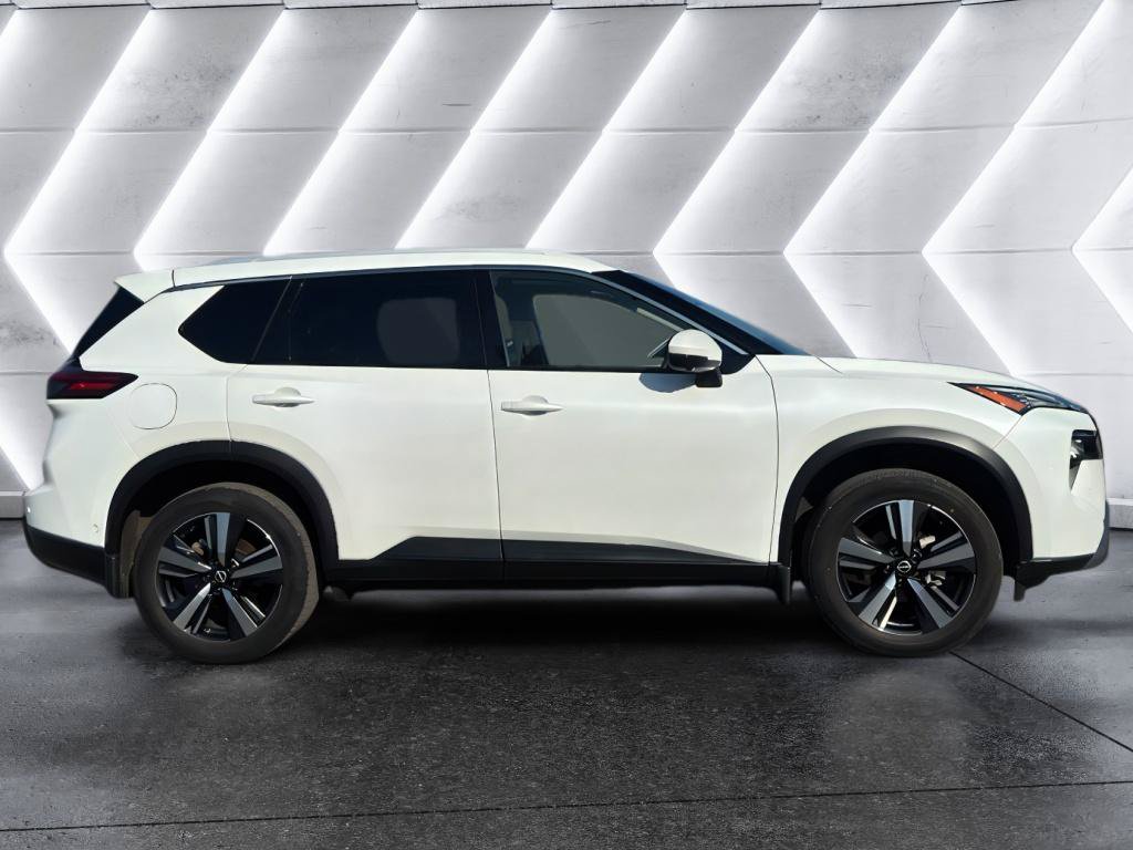 Used 2025 Nissan Rogue SL w/ SL Premium Package FWD image 8