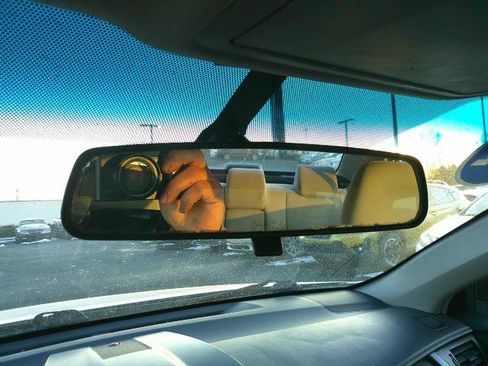 Used 2012 Toyota Camry 4dr Sdn I4 Auto image 11