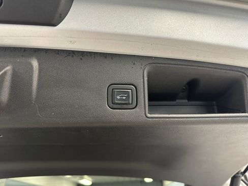 Certified 2022 GMC Terrain SLE w/ Driver Convenience Package image 24