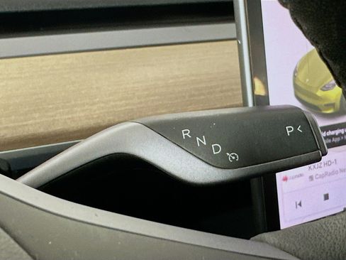 Used 2022 Tesla Model Y Performance image 24