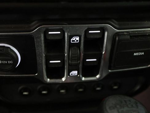 Used 2022 Jeep Gladiator Sport image 26