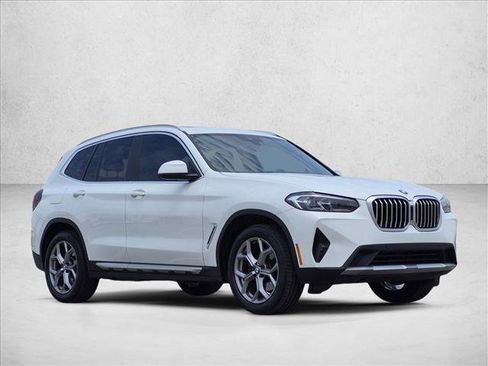 Used 2024 BMW X3 sDrive30i w/ Premium Package RWD image 3