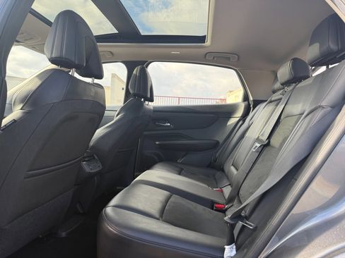 Used 2024 Nissan Ariya FWD image 16