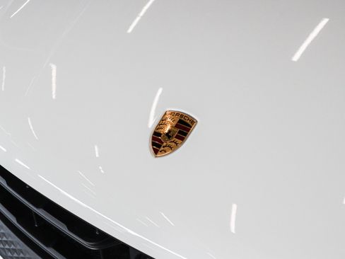 Used 2025 Porsche Macan image 27