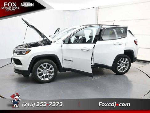 Used 2023 Jeep Compass Latitude AWD/4WD image 38
