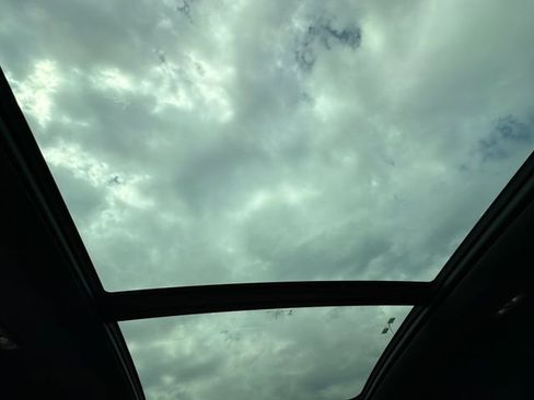 Used 2024 Lincoln Nautilus Reserve w/ Equipment Group 202A image 18