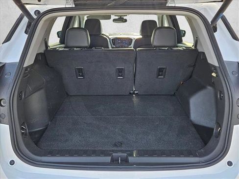 Used 2023 GMC Terrain SLT FWD image 6