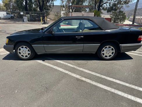 Used 1995 Mercedes-Benz E 320 Convertible image 12
